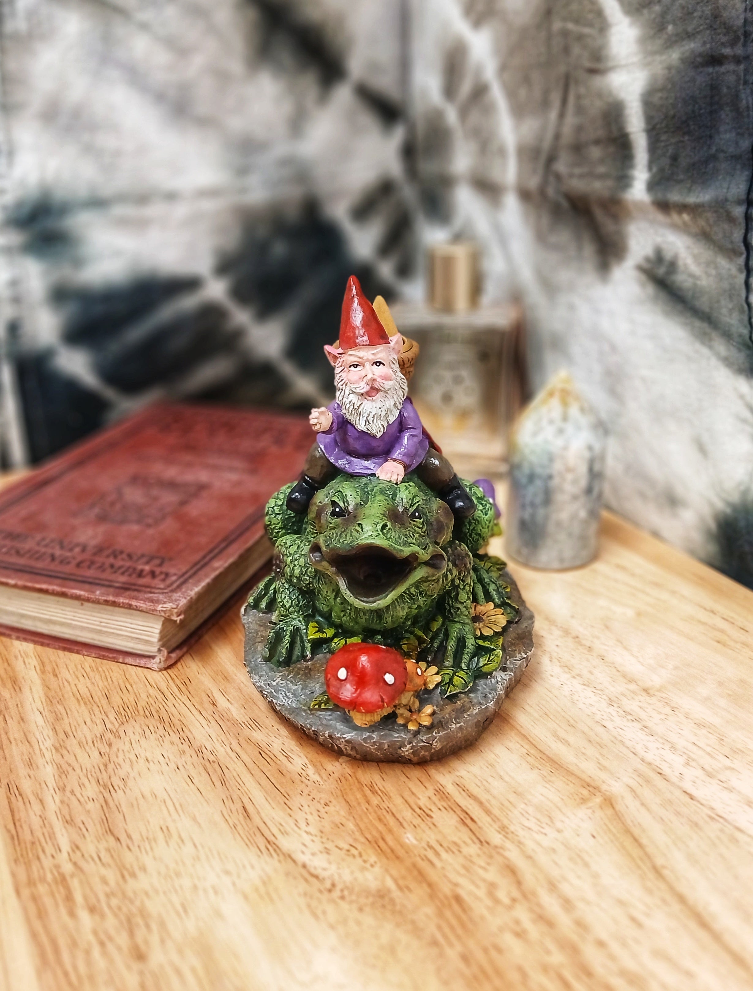 Gnome & Toad Backflow Burner – Herbal Wonder